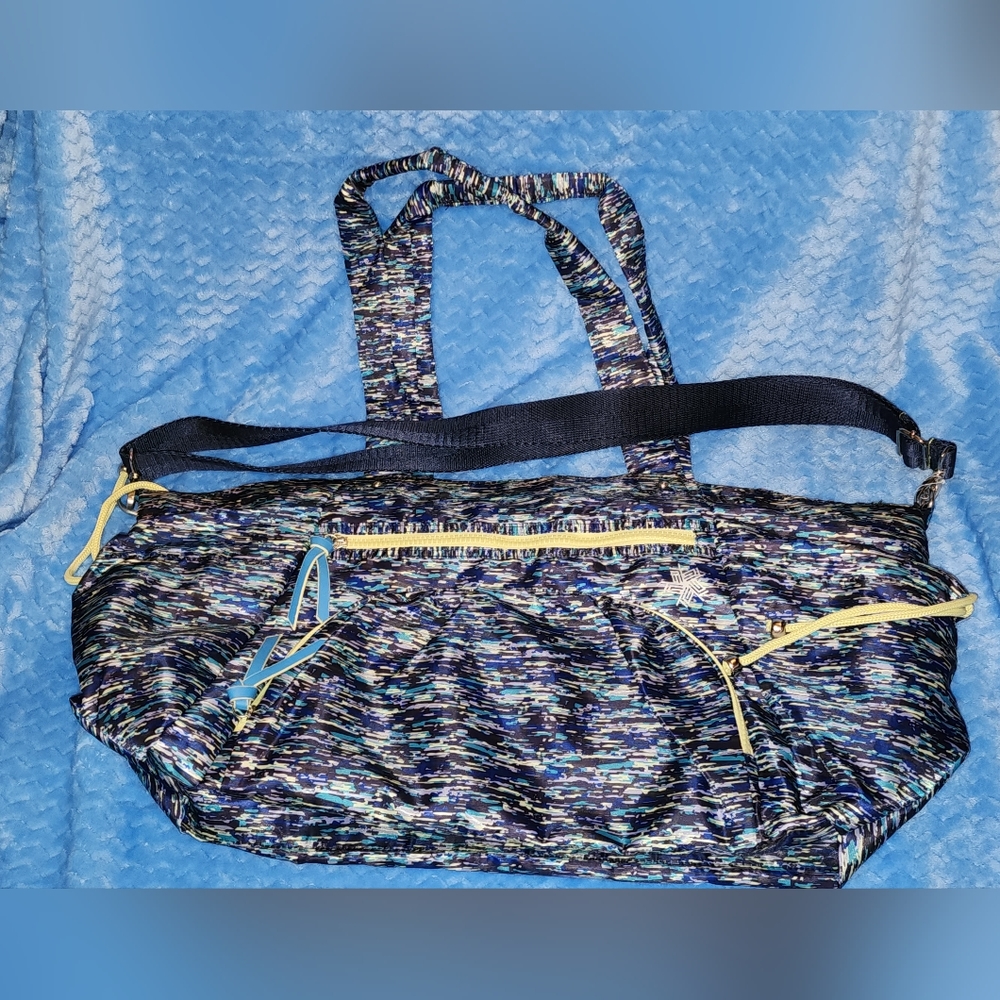 NWOT TEK Duffle Bag with Pockets and Shoulder Strap